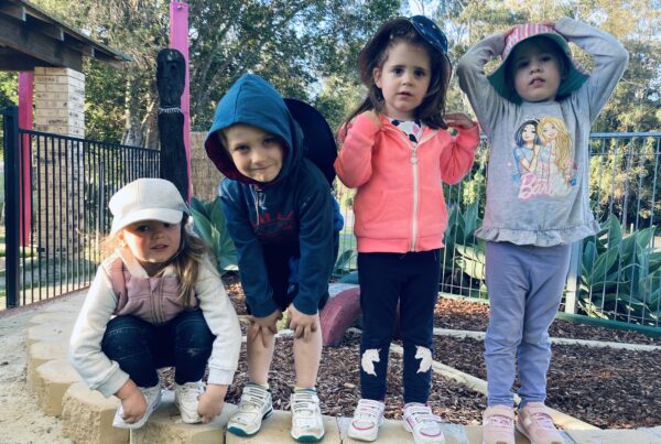 Head, shoulders, knees and toes in Yugambeh language at Bright kids ELC in Nerang.