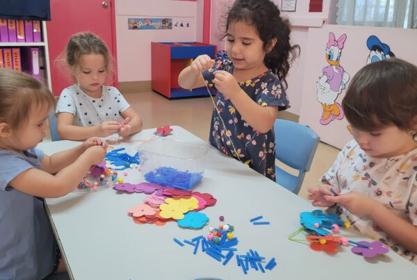 lei making in snakes room for empowering our youth program at bright kids centre in nerang best childcare cnetre long daycare centre